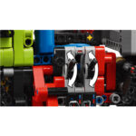 LEGO Technic: Mercedes-Benz Unimog U 5023 con Grúa (42242) - Imagen 7