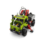 LEGO Technic: Mercedes-Benz Unimog U 5023 con Grúa (42242) - Imagen 8